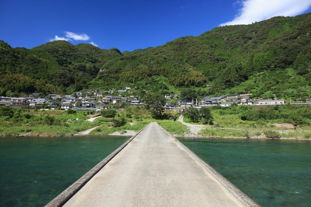 浅尾沈下橋（あそおちんかばし）