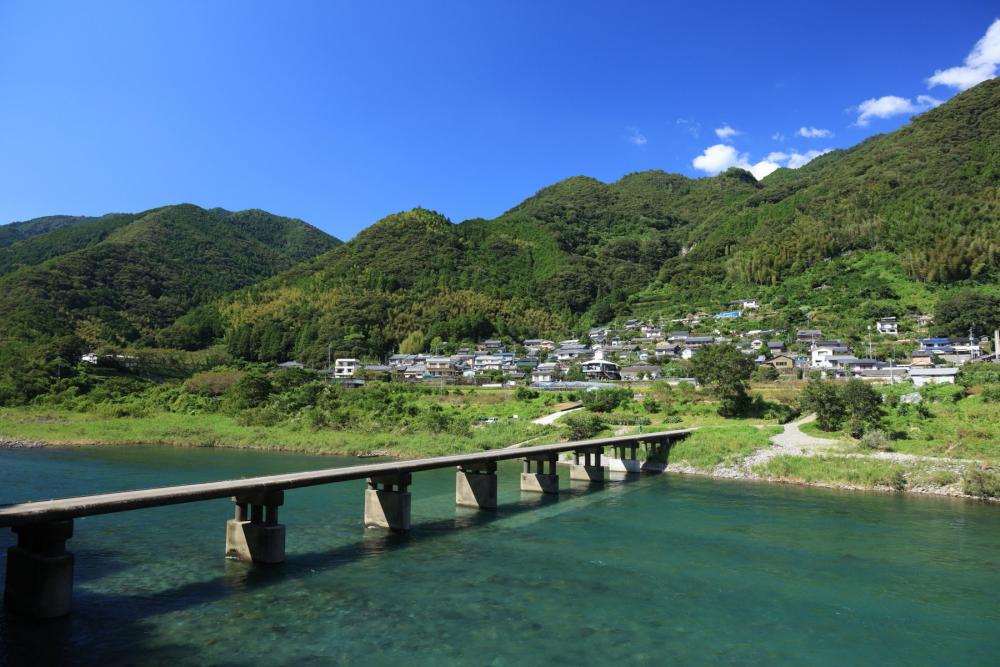 浅尾（あそお）沈下橋（約15分）