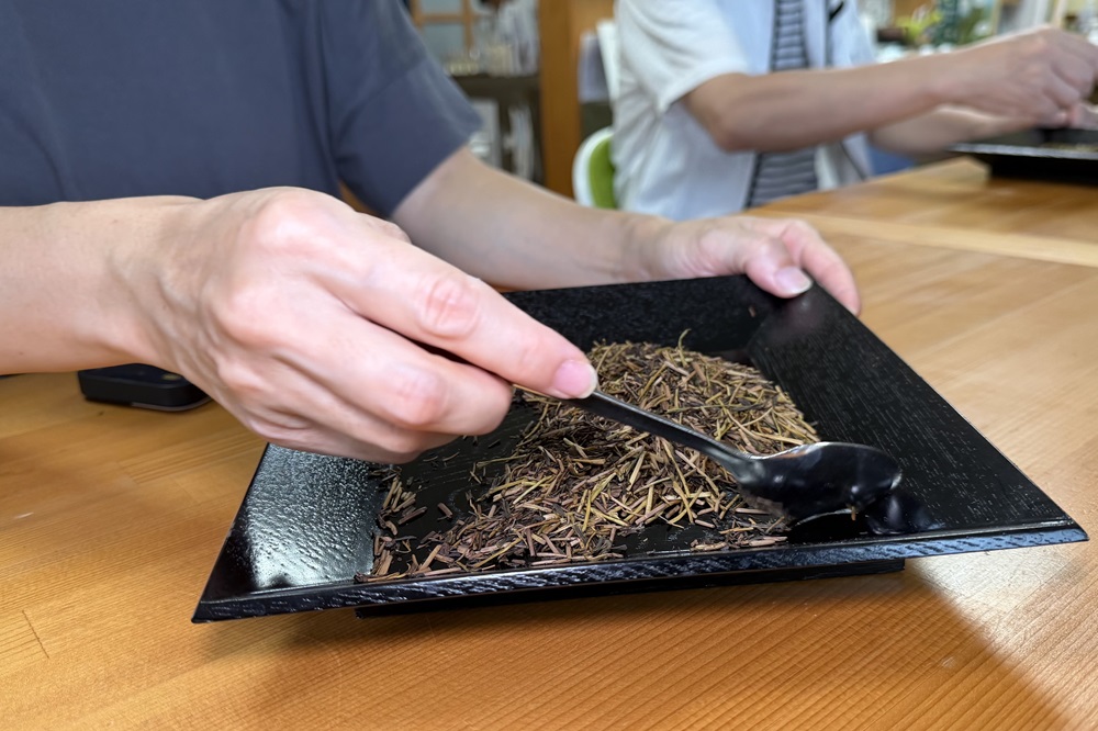 霧山茶園で「お茶のブレンド体験」（約2時間30分）
