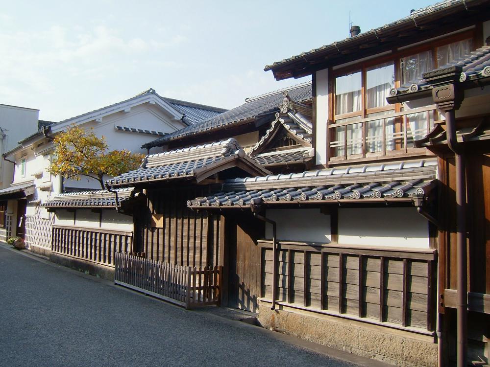 Visiting two sake breweries and walking around Sakawa Uemachi district