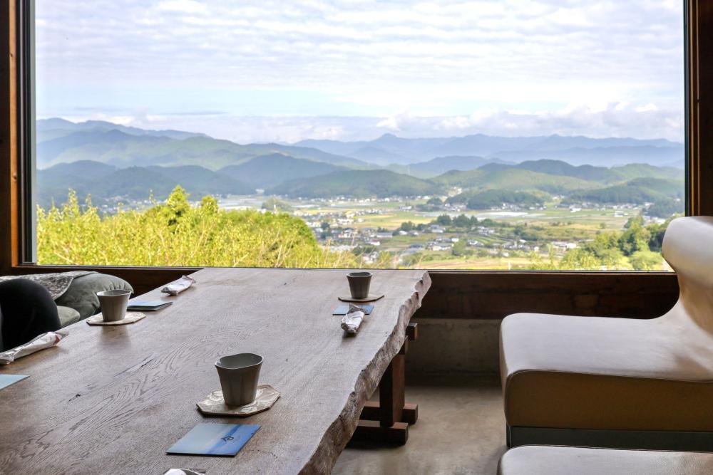  紅茶農家で国産紅茶用６品種のテイスティングと スイーツペアリング体験